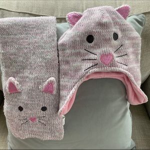 Girl’s scarf and boggin